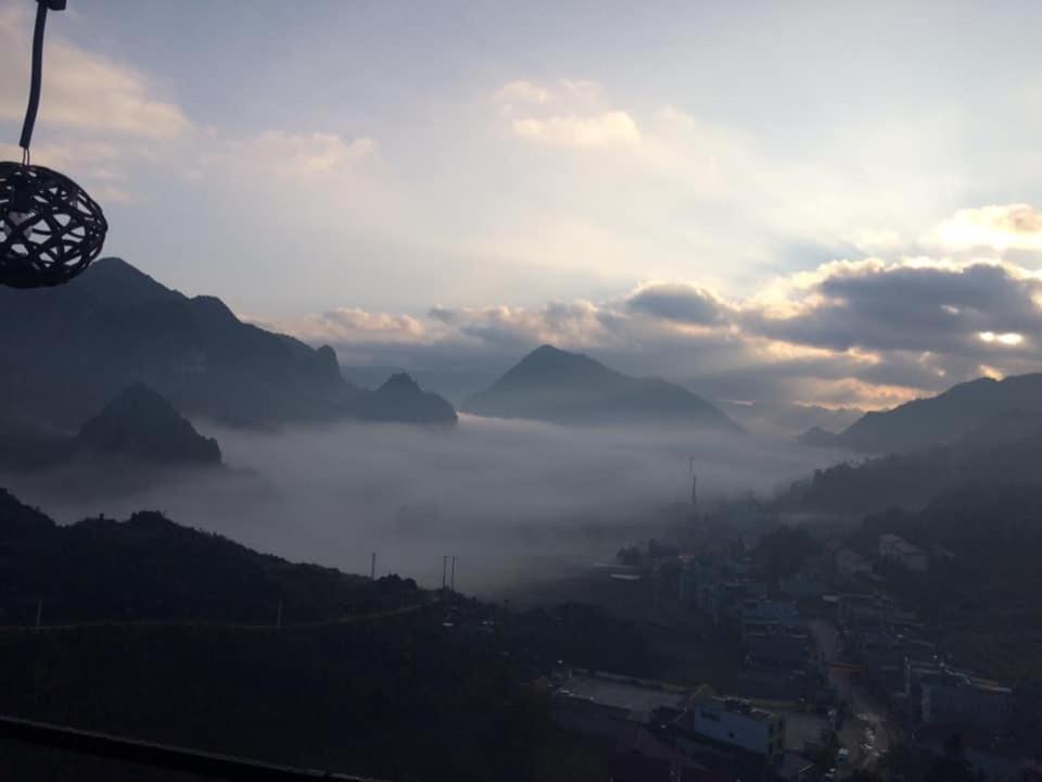 Cici Homestay Dong Van Esterno foto